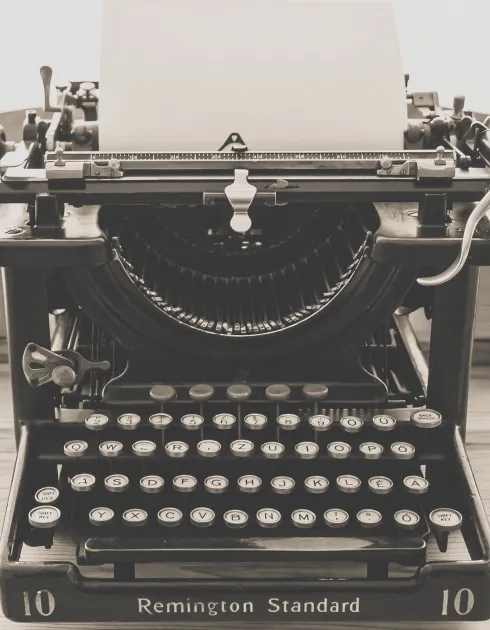 typewriter-1248088 (Foto: Pixabay, Devanath)