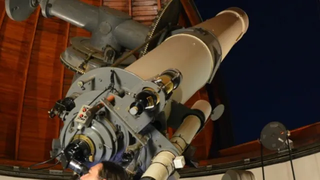 Sternwarte (Foto: Vatican Observatory, Castel Gandolfo Zeiss Visual Refractor Telescope) Sternwarte (Foto: Vatican Observatory, Castel Gandolfo Zeiss Visual Refractor Telescope)