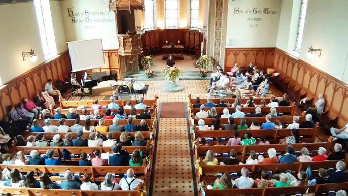 konfirmationsgottesdienst (Foto: Reformierte Kirche Erlenbach) konfirmationsgottesdienst (Foto: Reformierte Kirche Erlenbach)